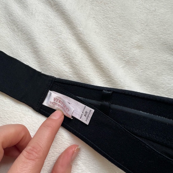 Victorias Secrect Very Sexy strapless bra - Picture 3 of 4